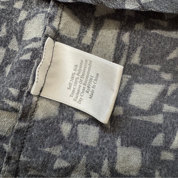 Johnny Was Biya Small 100% Silk Blouse Tunic Top ~ Relaxed Fit Gray Boho Modern - Picture 10 of 10